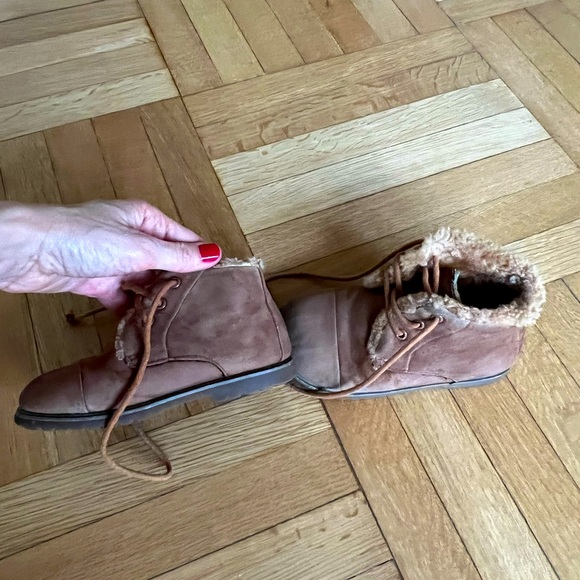 Age of Innocence Kids Camel Suede Shearling Booties - Picture 10 of 11